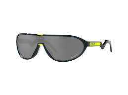 OAKLEY MEN'S OO9467 CMDN RECTANGULAR SUNGLASSES, TRANSLUCENT POSEIDON/PRIZM BLACK, 33