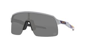 OAKLEY MAN SUNGLASSES MATTE FOG FRAME, PRIZM BLACK LENSES, 39